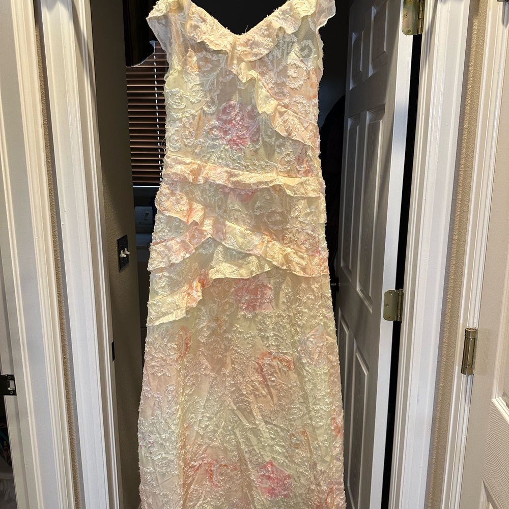 Elegant Floral Lace Dress
